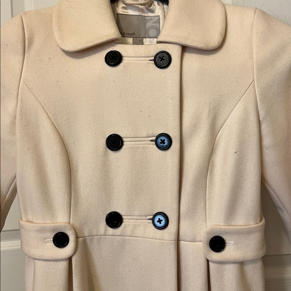 Old Navy Cream Double-Breasted Trench Coat - Picture 4 of 6